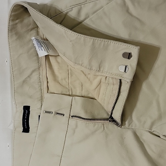 Women's Tommy Hilfiger Low Rise Cropped Pants, Khaki, Size 8, NWT - Picture 4 of 10